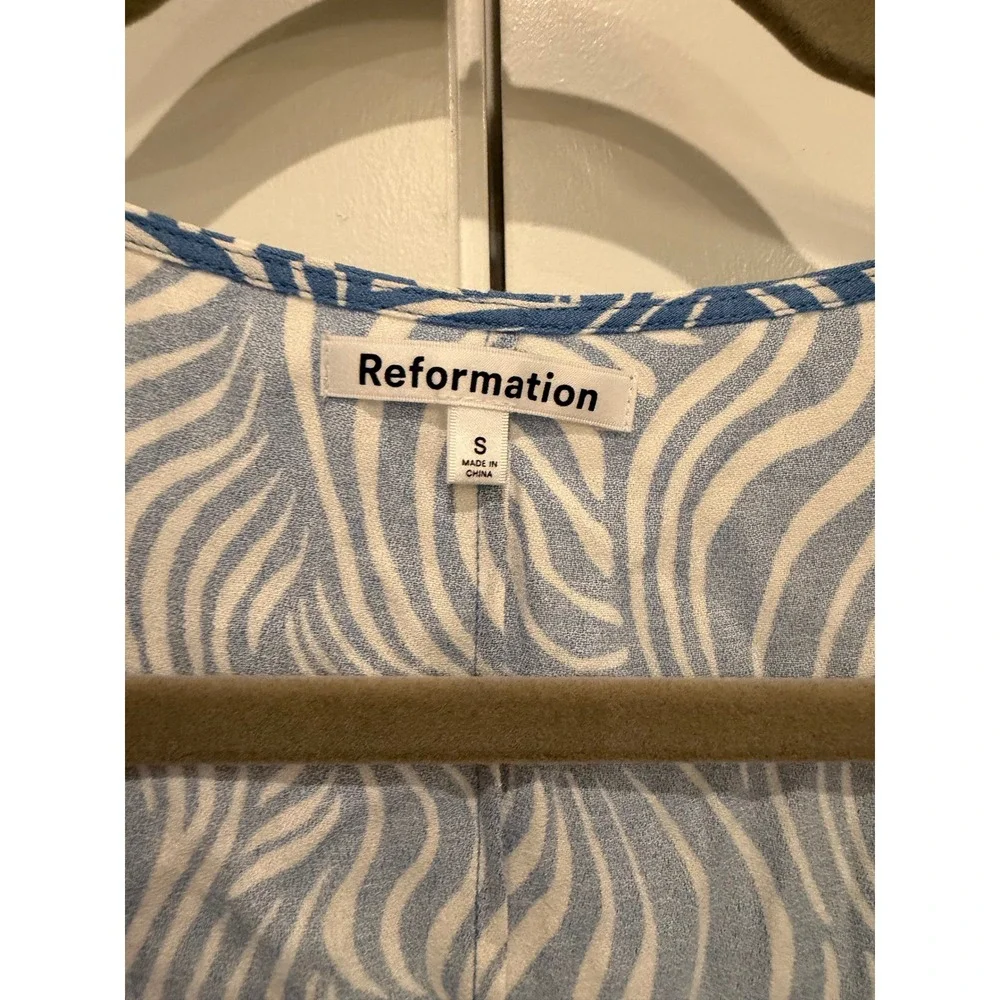 REFORMATION Nell Top Sz S Blue NWT Long Sleeve V-Neck Swirl Bohemian Blouse Luxe